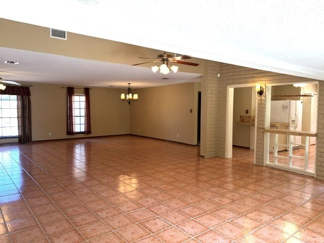 Building Photo - 531 Fairway Ct