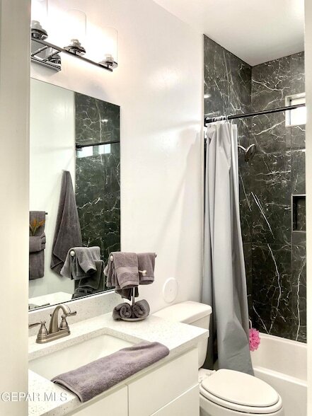 Building Photo - 8919 Eclipse St