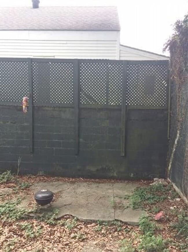 Building Photo - 1731 Amelia St