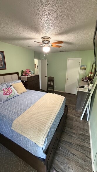 Building Photo - 6809 Blue Dawn Trl