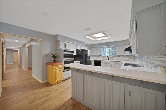 Building Photo - 2812 Whisperwood Trail