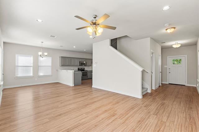 Building Photo - 9930 Ironhorse Dr