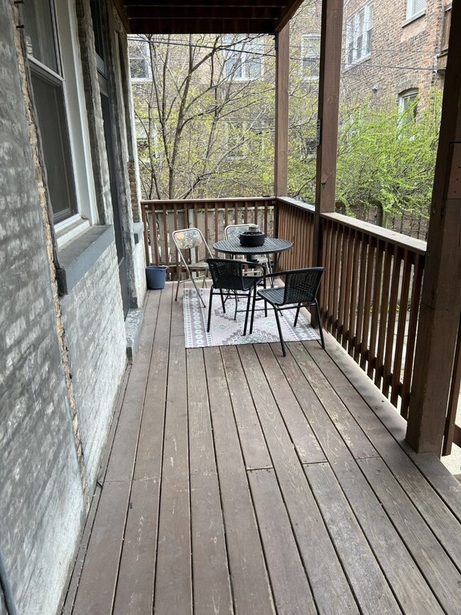 Building Photo - 1408 W Warner Ave