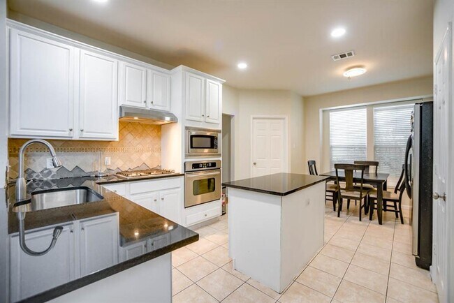 Building Photo - 2617 Black Canyon Dr