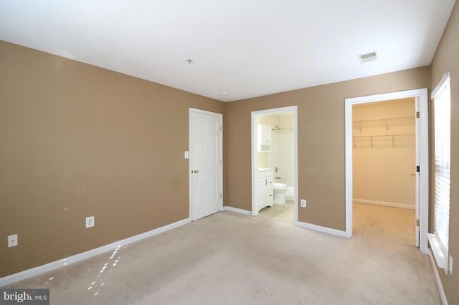 Building Photo - 18701 Sparkling Water Dr