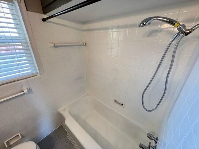 Building Photo - 10263 Casa View Dr