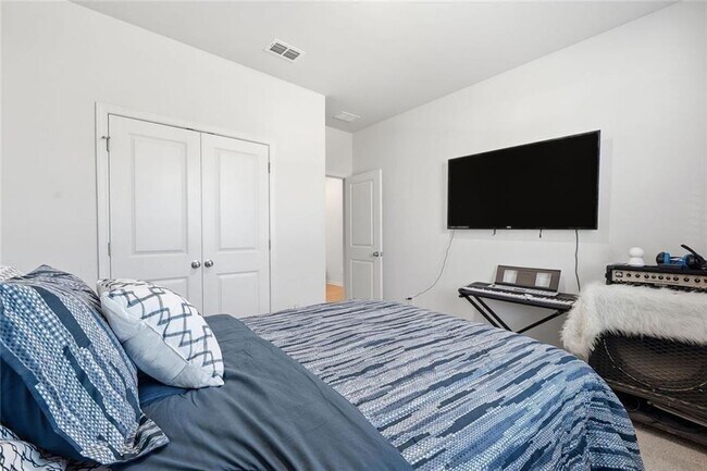 Building Photo - 196 Summit Pointe Dr