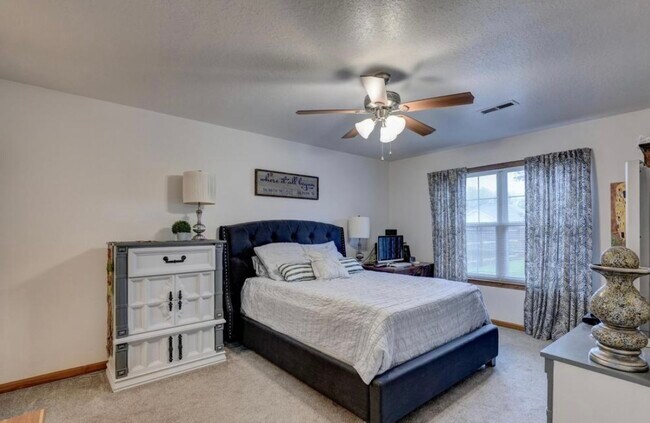 Building Photo - 1531 Lucas Dr