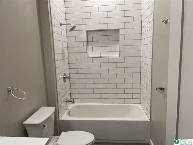 Building Photo - 711 W Chew St