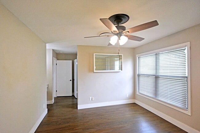 Building Photo - 671 W Merriweather St