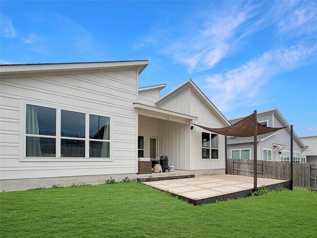 Building Photo - 11216 Charger Wy