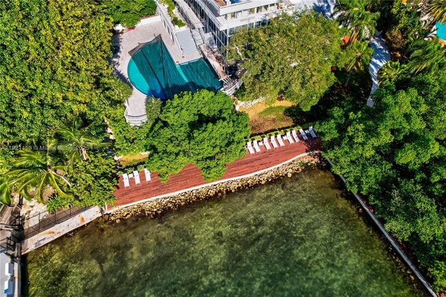 Building Photo - 1627 Brickell Ave