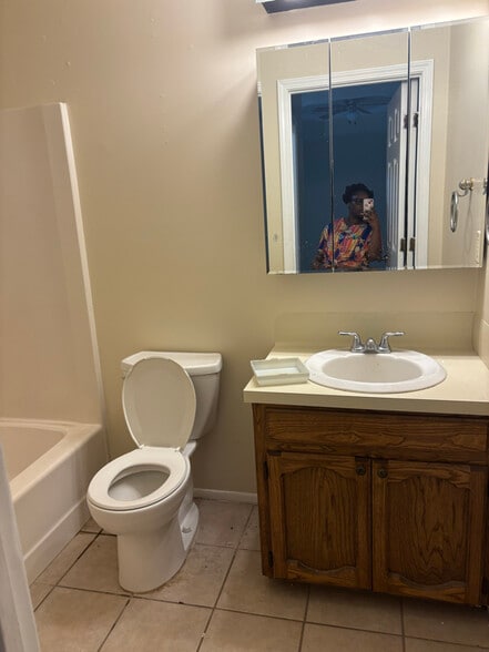 Building Photo - 5213 Berryville Ct