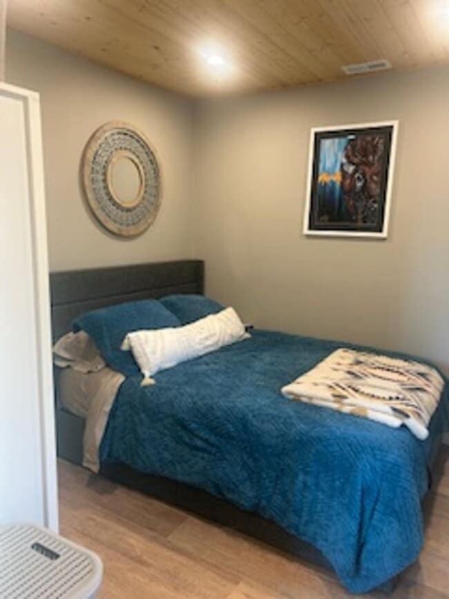 Building Photo - Adorable Fully Remodeled Home in Prime Loc...