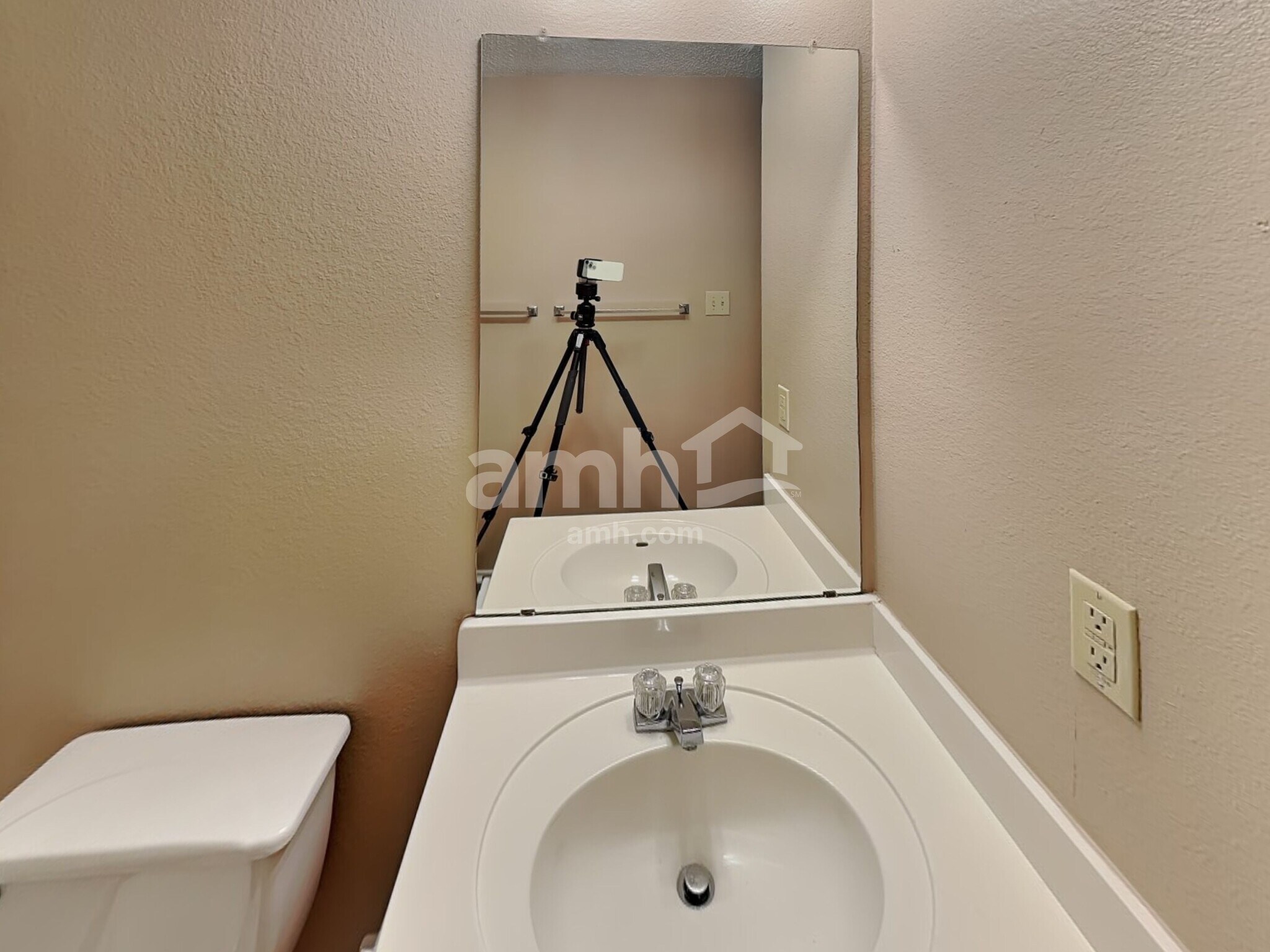 Building Photo - 769 Willow Crossing