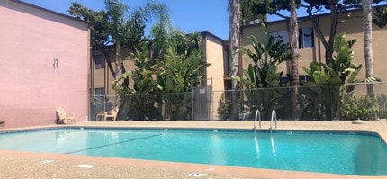 Building Photo - Hillsborough Ct