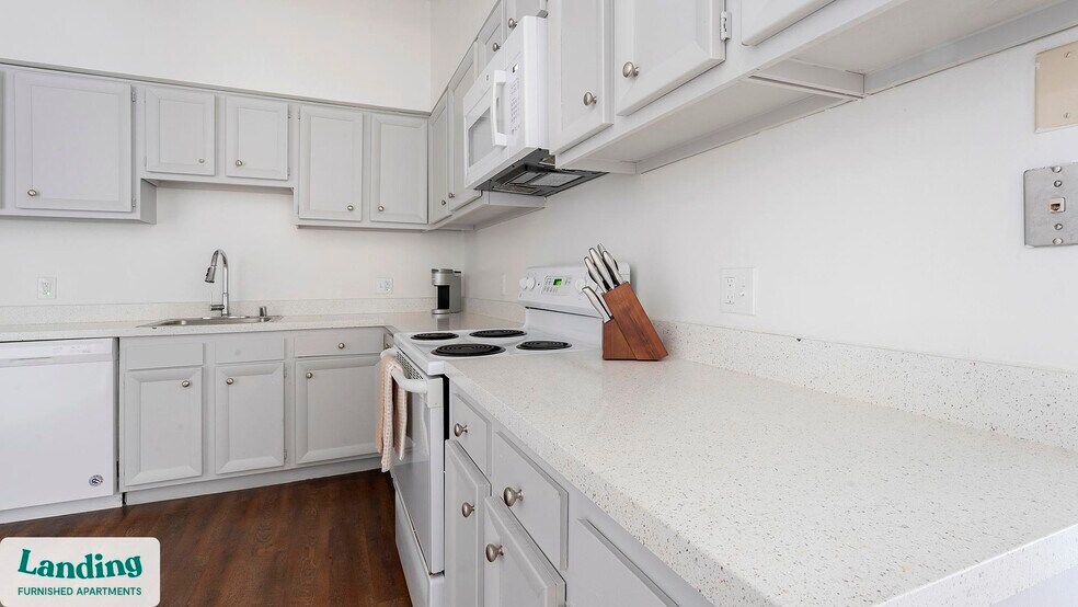 Building Photo - 222 E Saratoga St