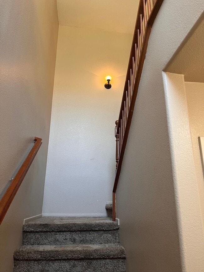 Building Photo - 2BD/2BA Condo - Iris Ave.