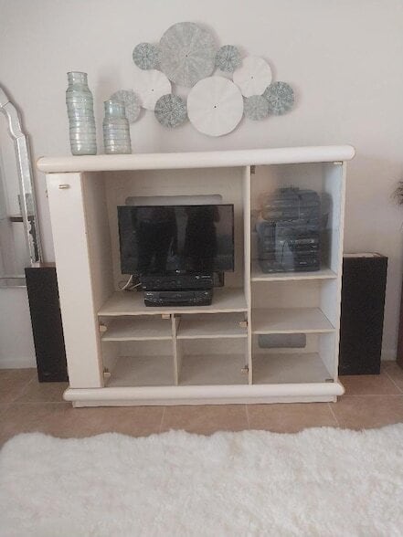 Building Photo - 361 Windsor N