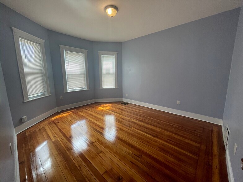 Building Photo - 24 Litchfield St