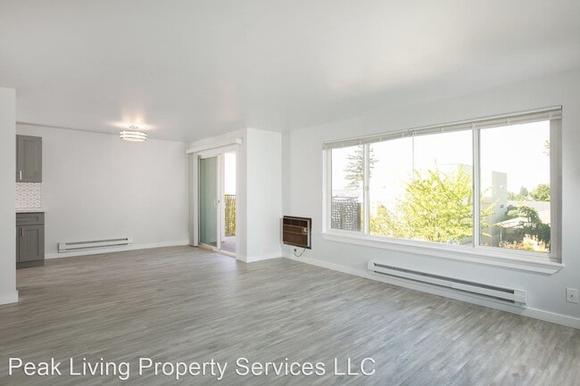 Building Photo - 4321 SW Genesee St