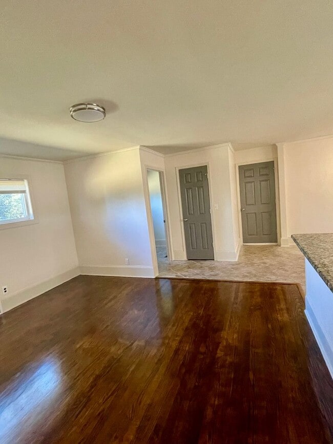 Building Photo - Ranch Style 3 Bedroom 2 Bath and 2 car gar...