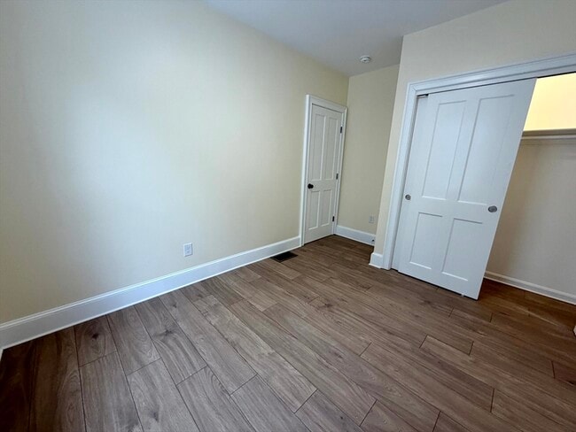 Building Photo - 67 Jewett St