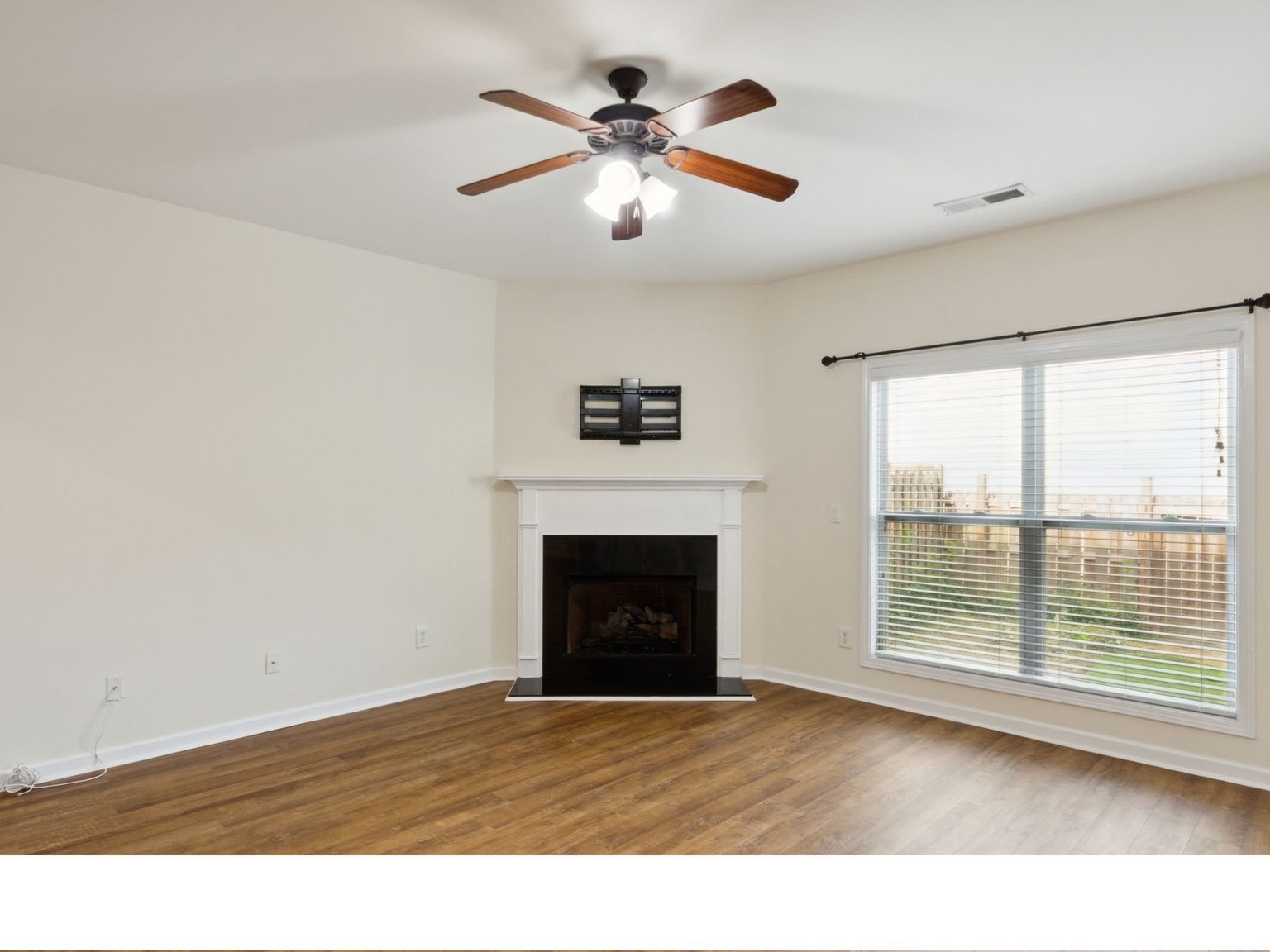 Building Photo - 1652 Coleville Oak Ln