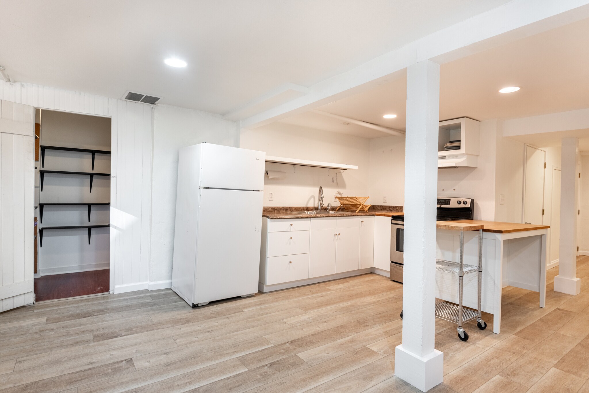 Building Photo - 2306 SE Caruthers St