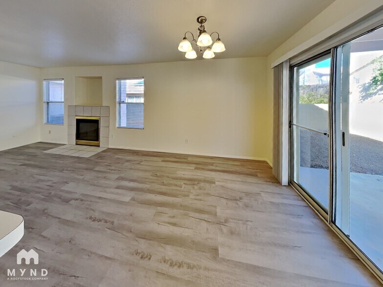 Building Photo - 9056 N Wild Eagle Ave