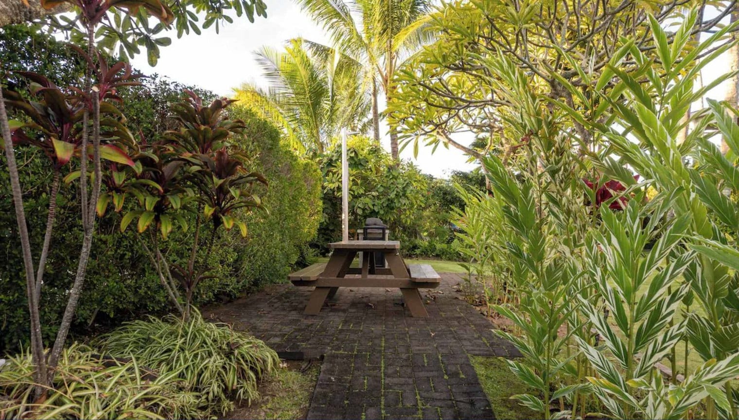 Building Photo - 525 Aleka Loop