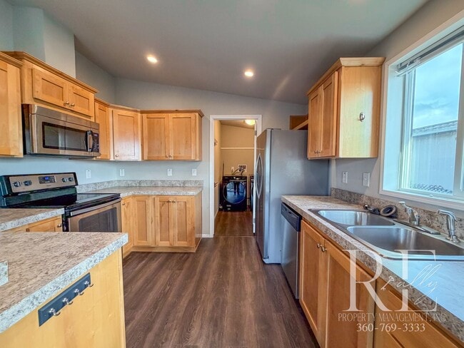 Building Photo - Newer Home with Water Views on D Street – Available Now!