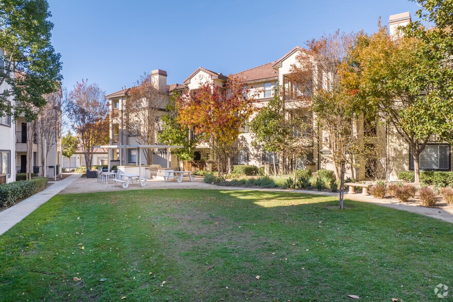 Exterior - Ironwood Apartments