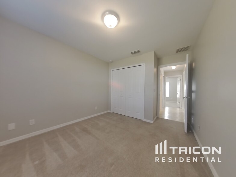 Building Photo - 4431 Vaquero St