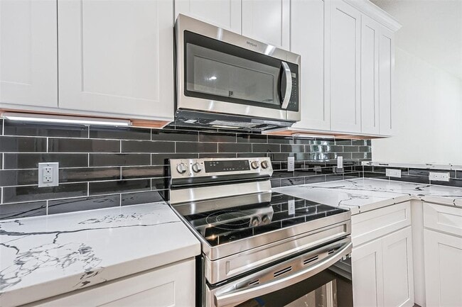 Building Photo - 5317 Chennault Rd