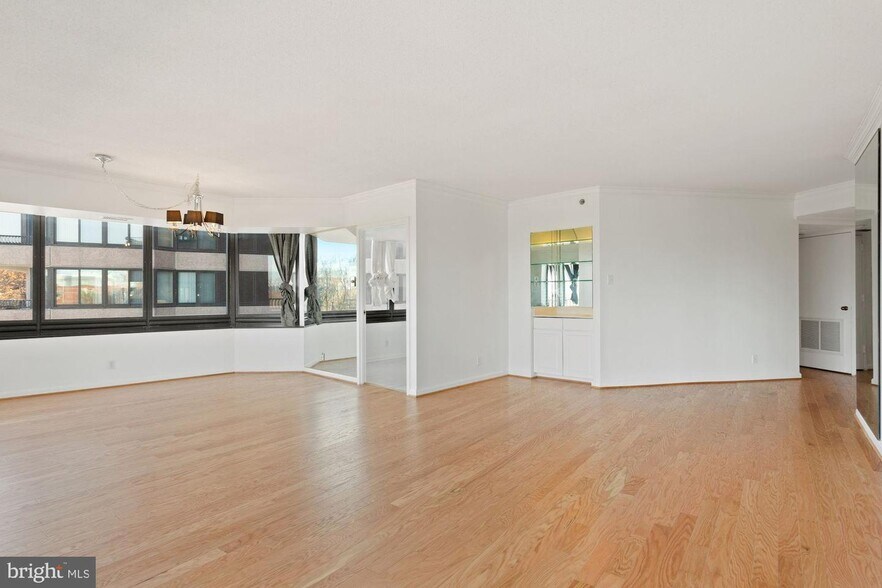 Living room - 1200 Crystal Dr