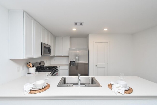 Building Photo - 21435 Montecagnano Ave