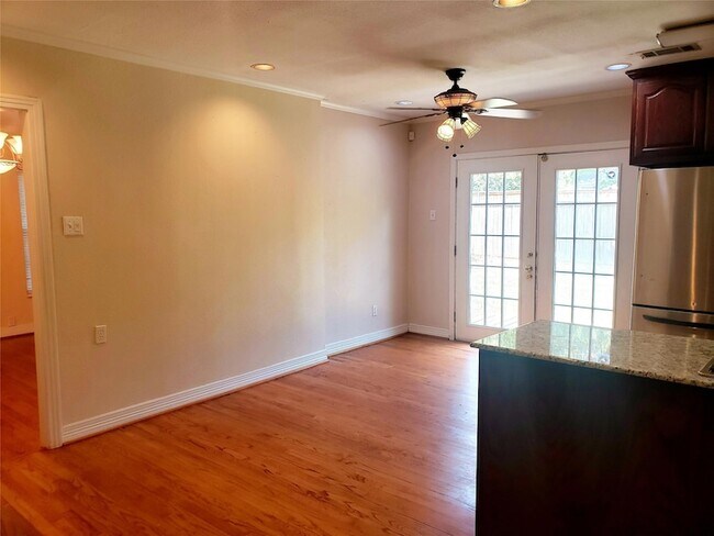 Building Photo - 6219 Penrose Ave