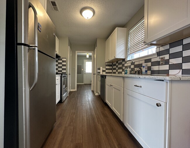 Building Photo - 361 Dupuis Dr