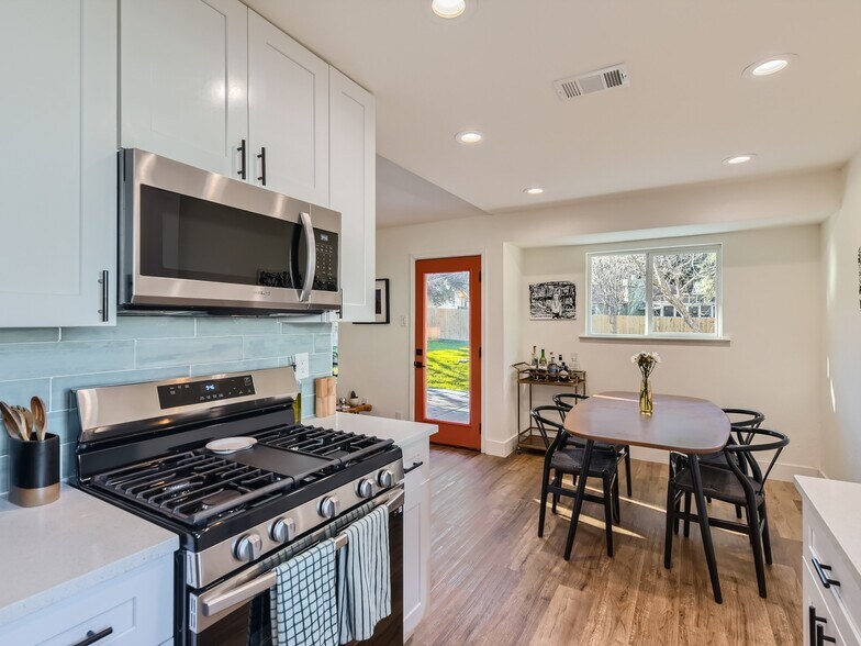 Building Photo - 3205 Kittyhawk Cv