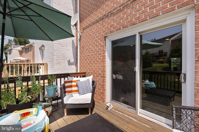Building Photo - 11 Donagh Ct