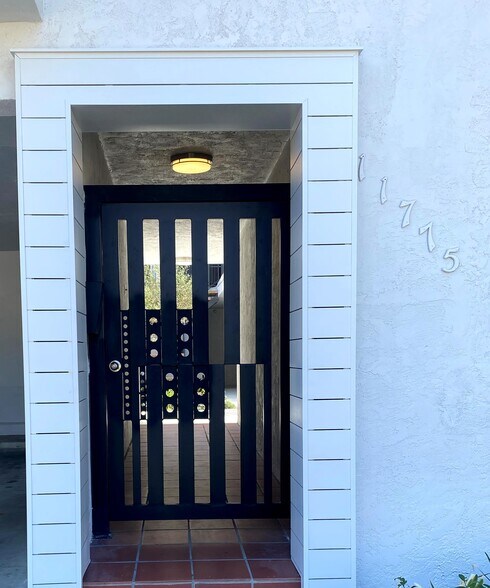 Building Photo - 11775 Gateway Blvd