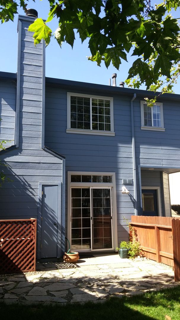 Building Photo - Two story South Davis  charmer available now!