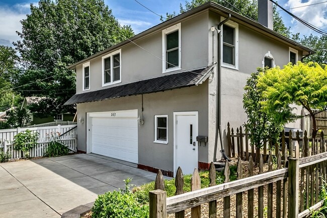 Building Photo - Spacious 2-Bedroom with 2-Car Garage- All the Perks, One Price! Convenient Midtown Location!! 1/2...