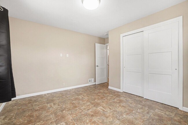 Building Photo - 6767 Military Ave