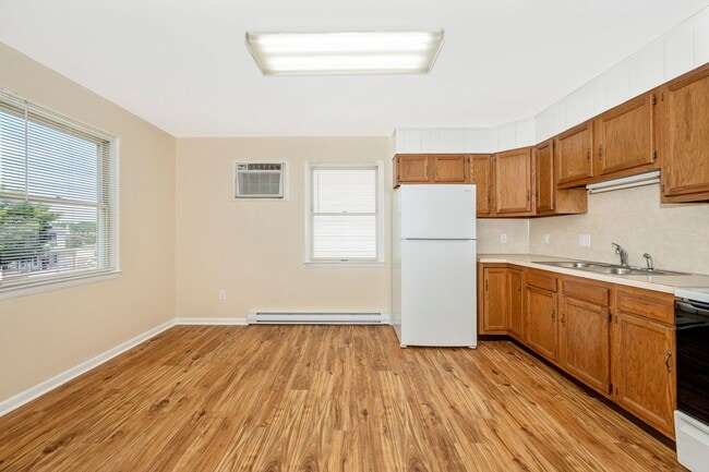 Building Photo - Open House Sun 12.7 from 10:15 to 11:15 AM