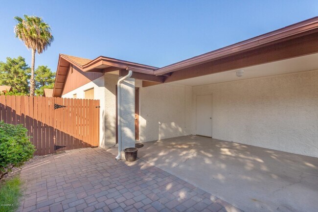 Building Photo - 1840 E Inverness Ave