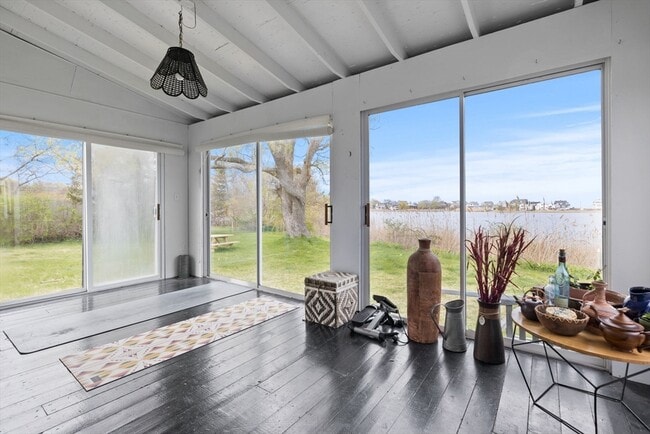 Building Photo - 4 Wianno Way