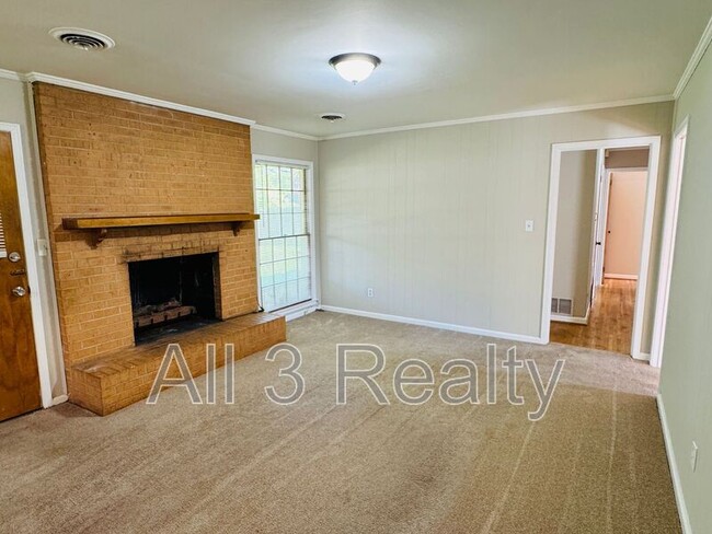 Building Photo - 3253 Windwood Dr