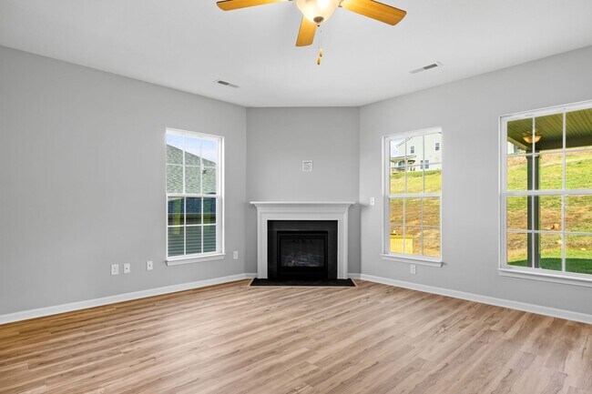 Building Photo - Brand-New 4 Bedroom Home in Beautiful Maryville, TN